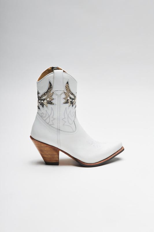 Seitenansicht FB Fashion Boots LULU Damen Weiss