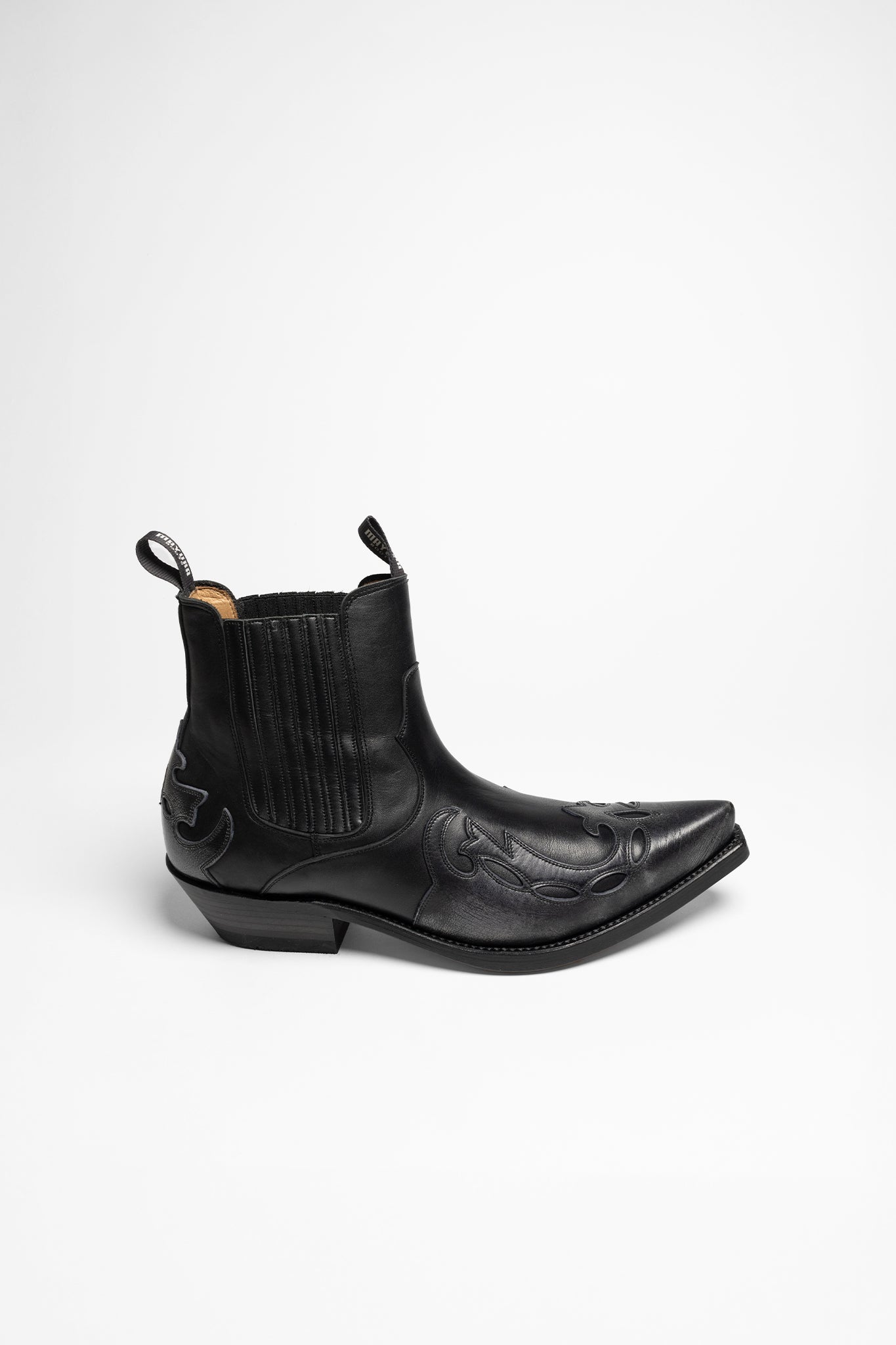 靴 VTMNTS 22AW ANKLE COWBOY Boots Buy VTMNTS men black leather cowboy ankle boots for €675