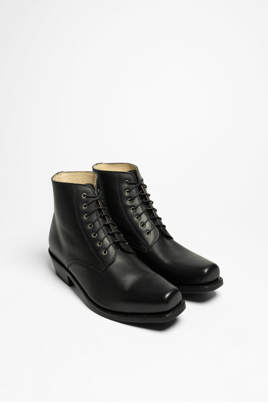 16961 58 SAM Black Lace-up boots