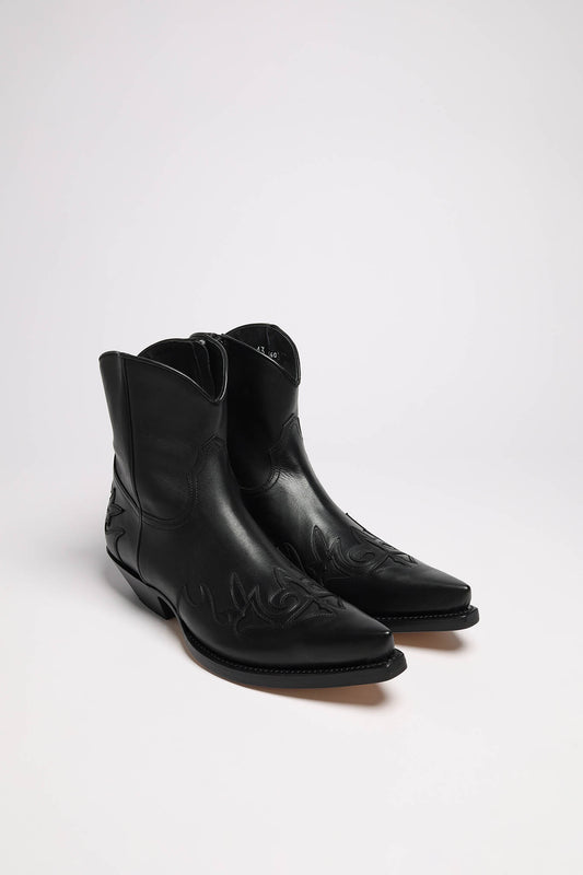 EMILIO Black Western ankle boots