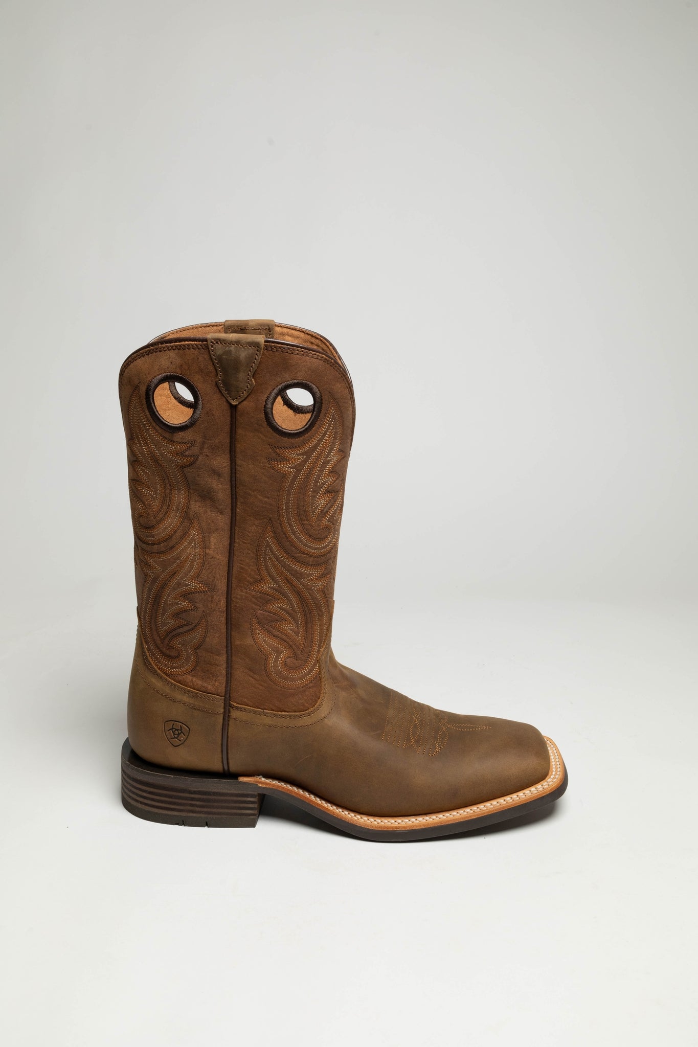 Buy Ariat boots & clothing online | Cowboy boots shop